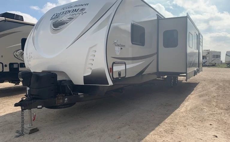 Photo 1 - 2017 Coachmen Travel Trailer rental photo 3