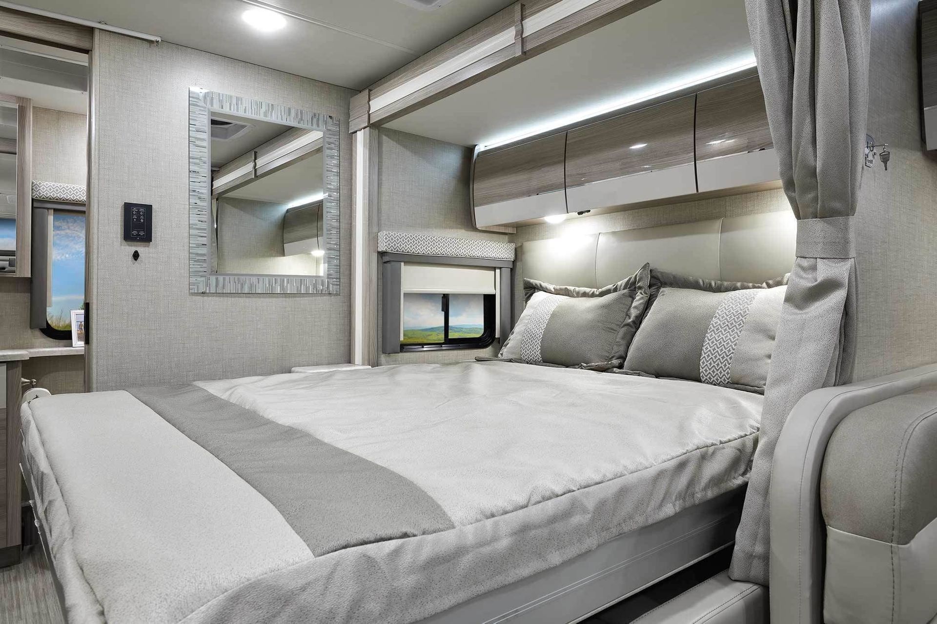 Photo 2 - 2021 Mercedes-Benz Class A Motorhome rental photo 6