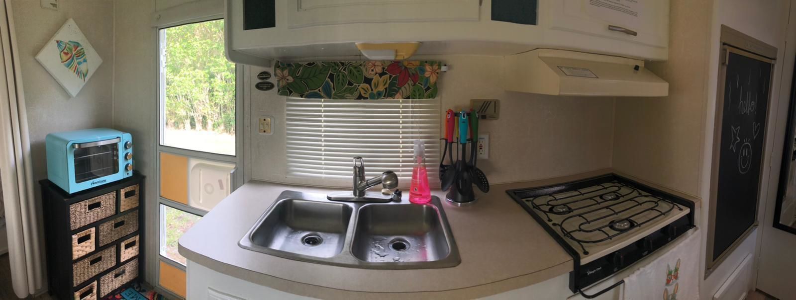 Photo 3 - 2000 Coachmen Travel Trailer rental photo 5