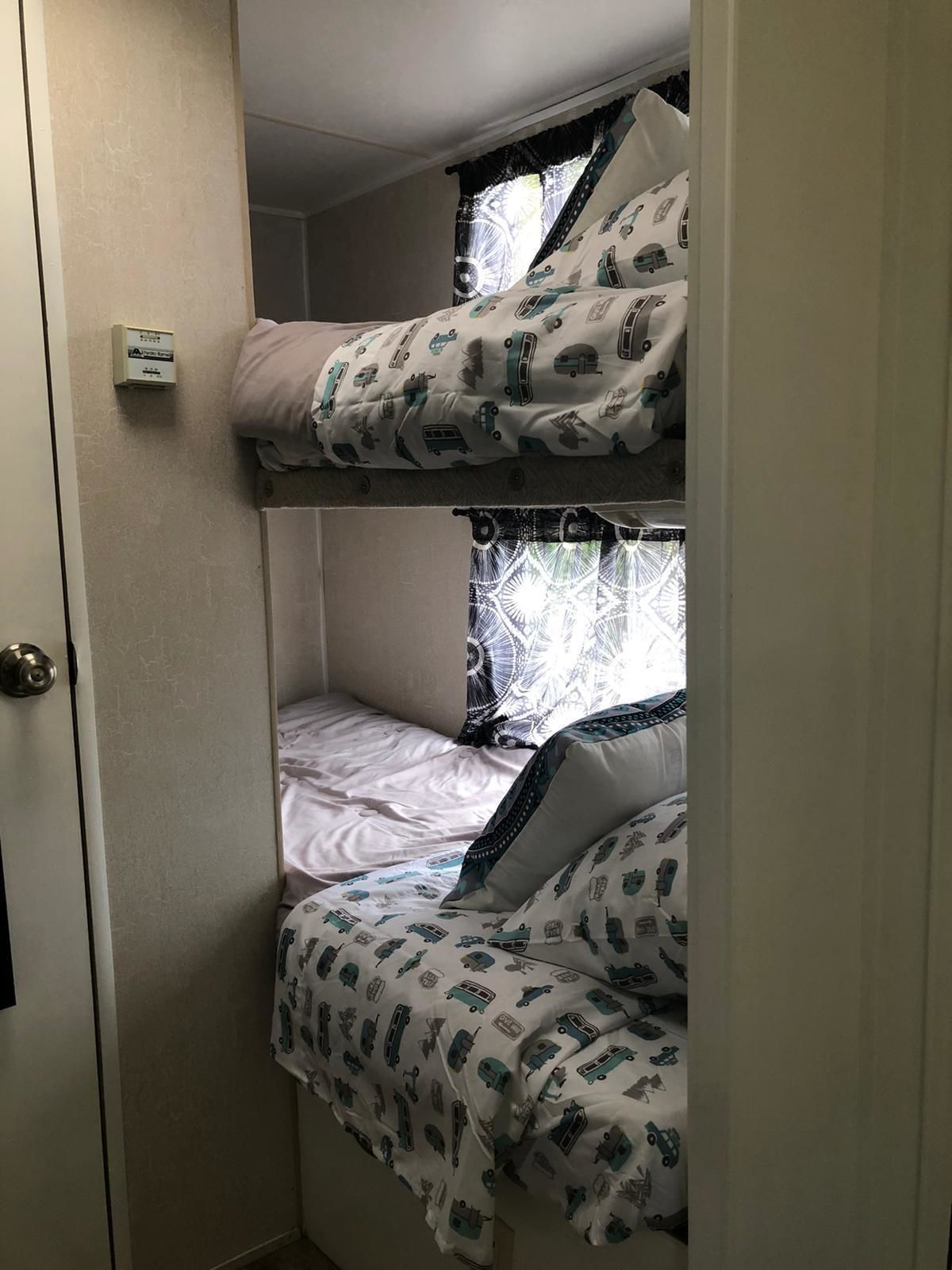 Photo 5 - 2000 Coachmen Travel Trailer rental photo 7
