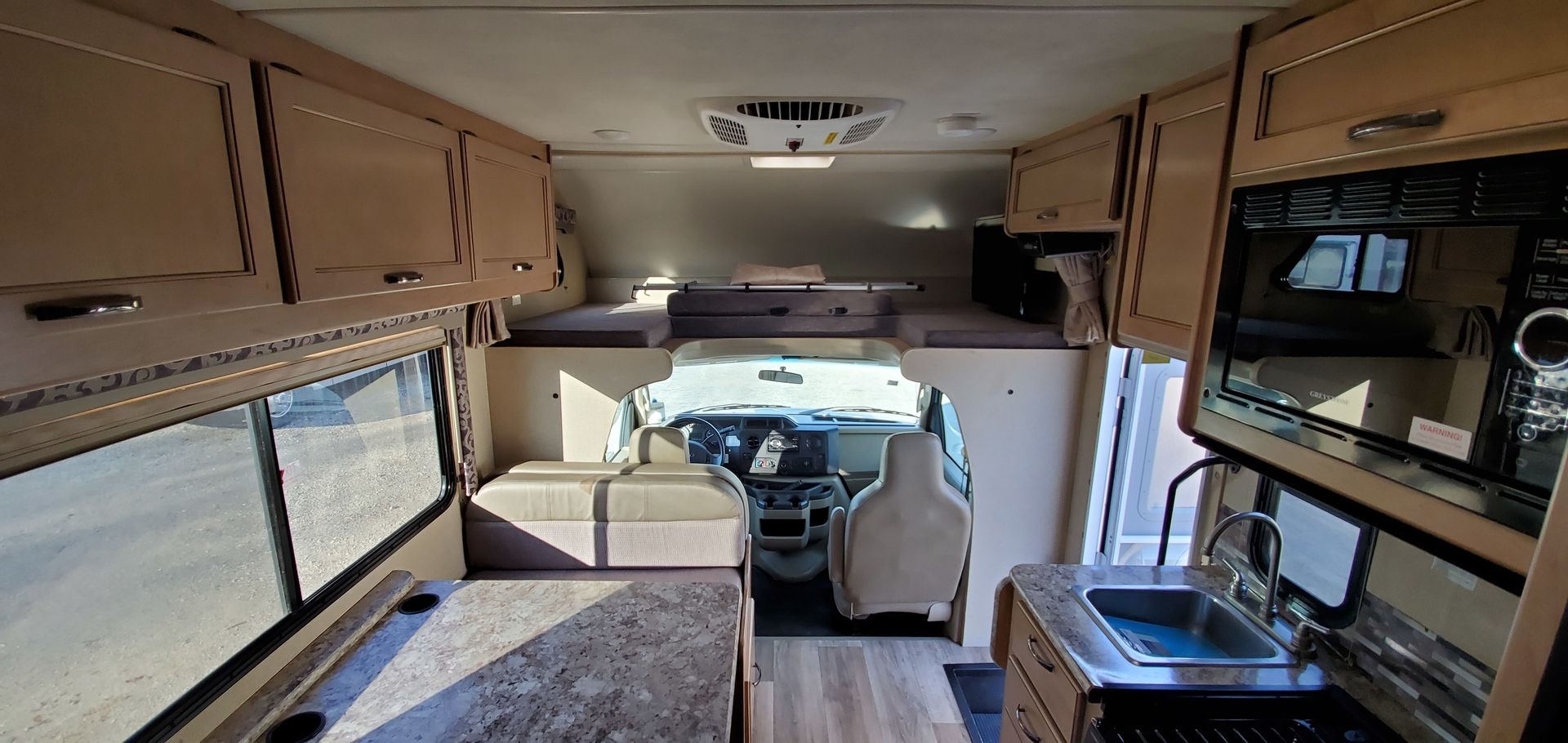 Photo 2 - 2019 Thor Class C Motorhome rental photo 5
