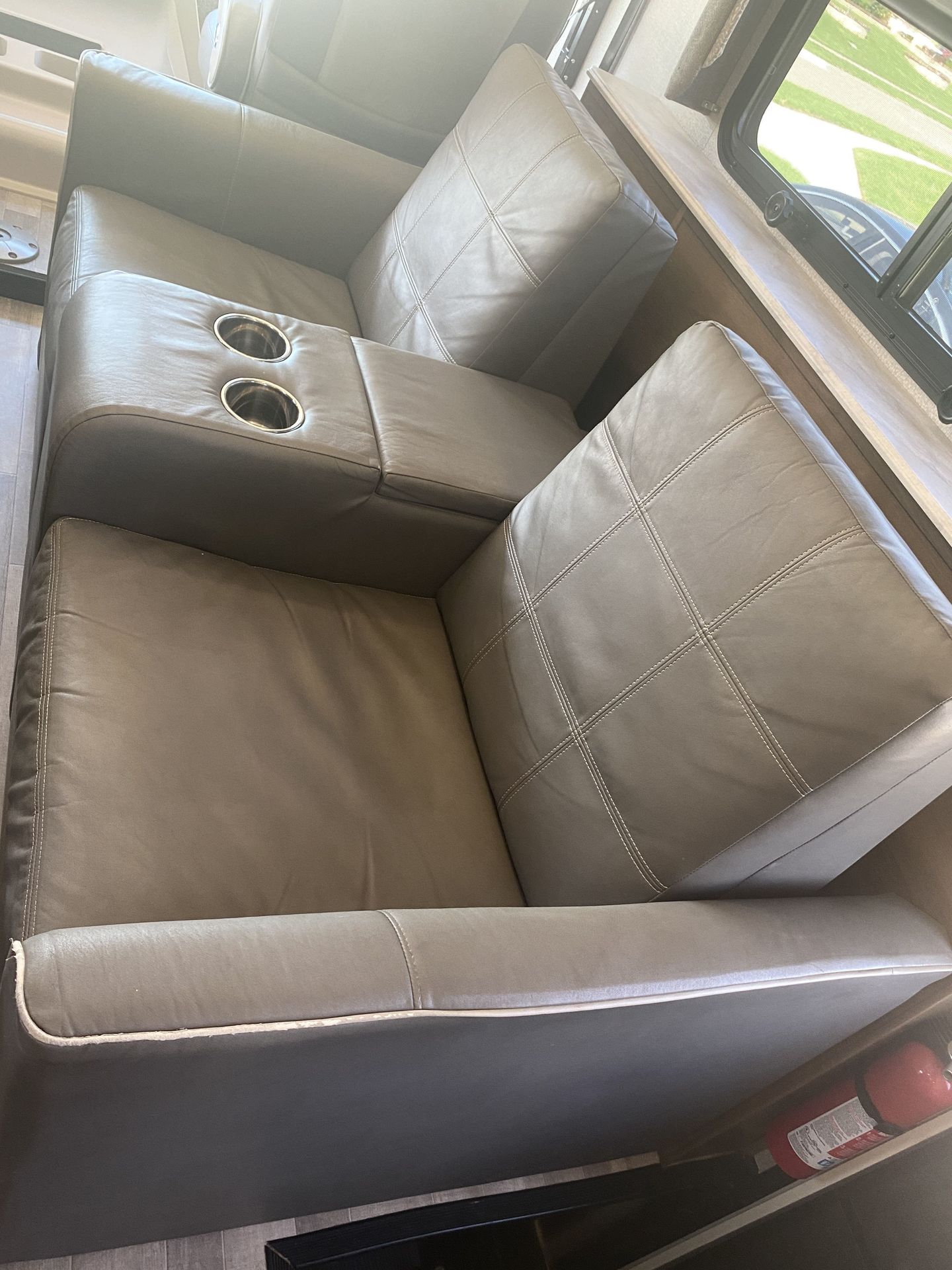 Photo 11 - 2019 Fleetwood Class A Motorhome rental photo 13
