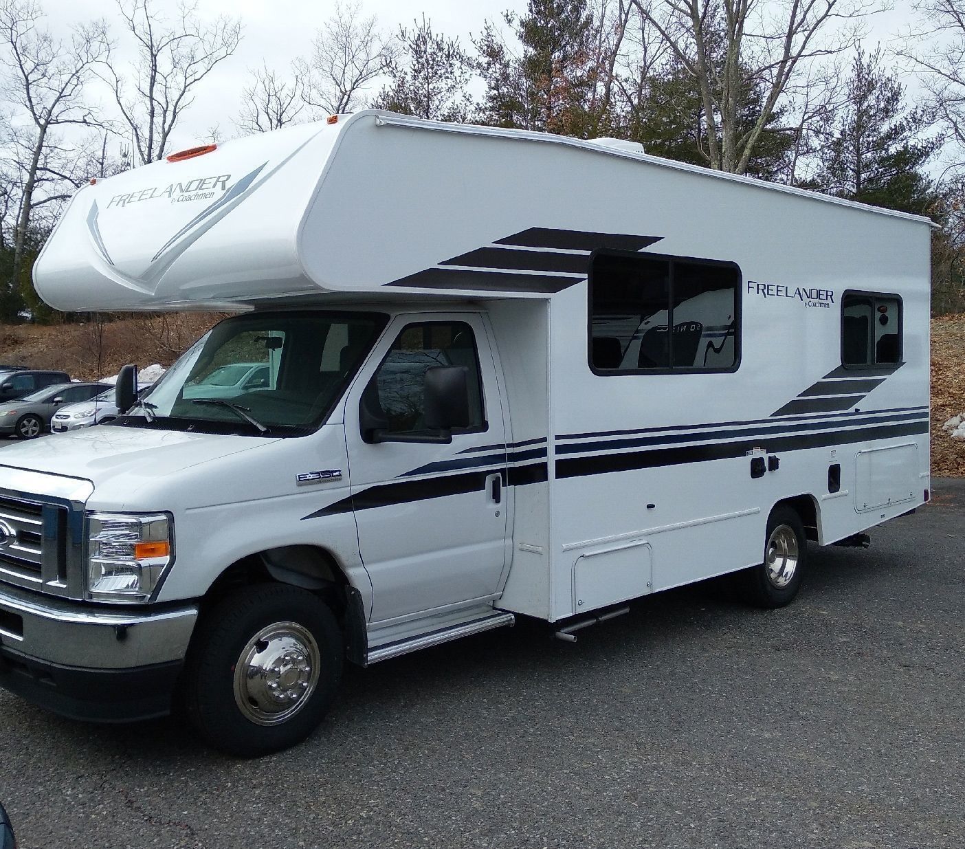 Photo 1 - 2022 Freelander Class C Motorhome rental photo 3