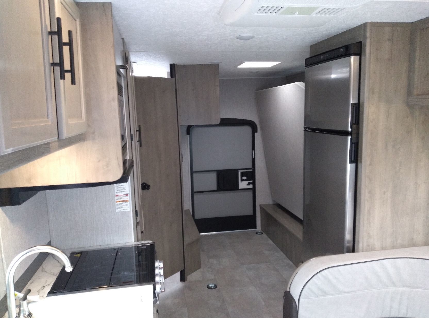Photo 9 - 2022 Freelander Class C Motorhome rental photo 11