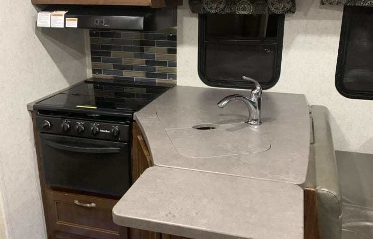 Photo 1 - 2018 Forest River Class C Motorhome rental photo 8