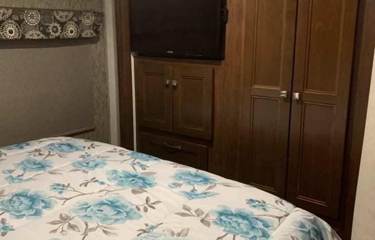 Photo 2 - 2018 Forest River Class C Motorhome rental photo 17