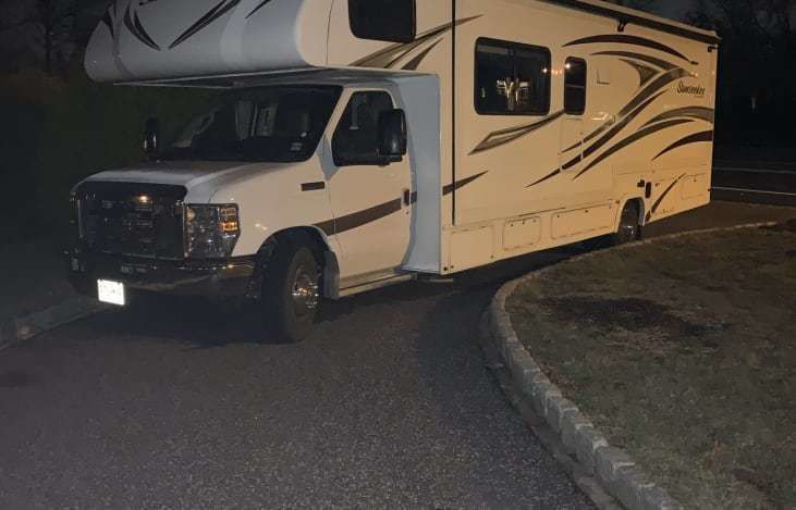 Photo 4 - 2018 Forest River Class C Motorhome rental photo 28