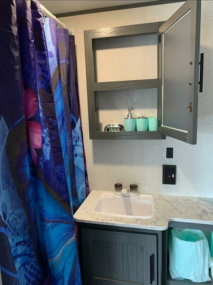Photo 19 - 2021 Dutchmen Travel Trailer rental photo 21