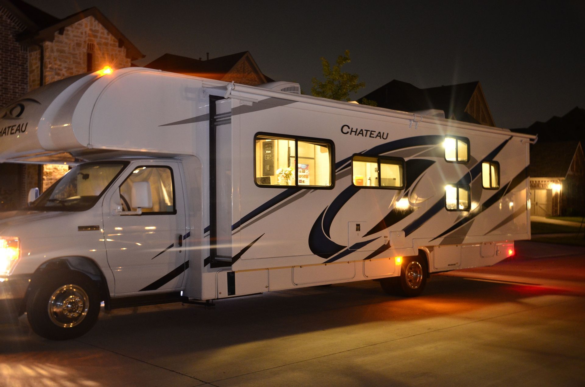 Photo 1 - 2021 Thor Motor Coach Class C Motorhome rental photo 3