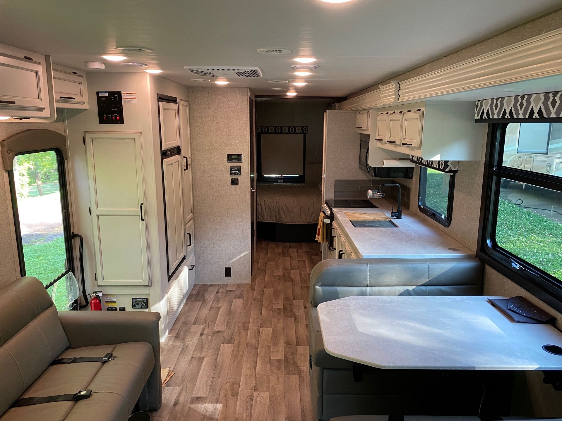 Photo 3 - 2021 Jayco Class C Motorhome rental photo 5