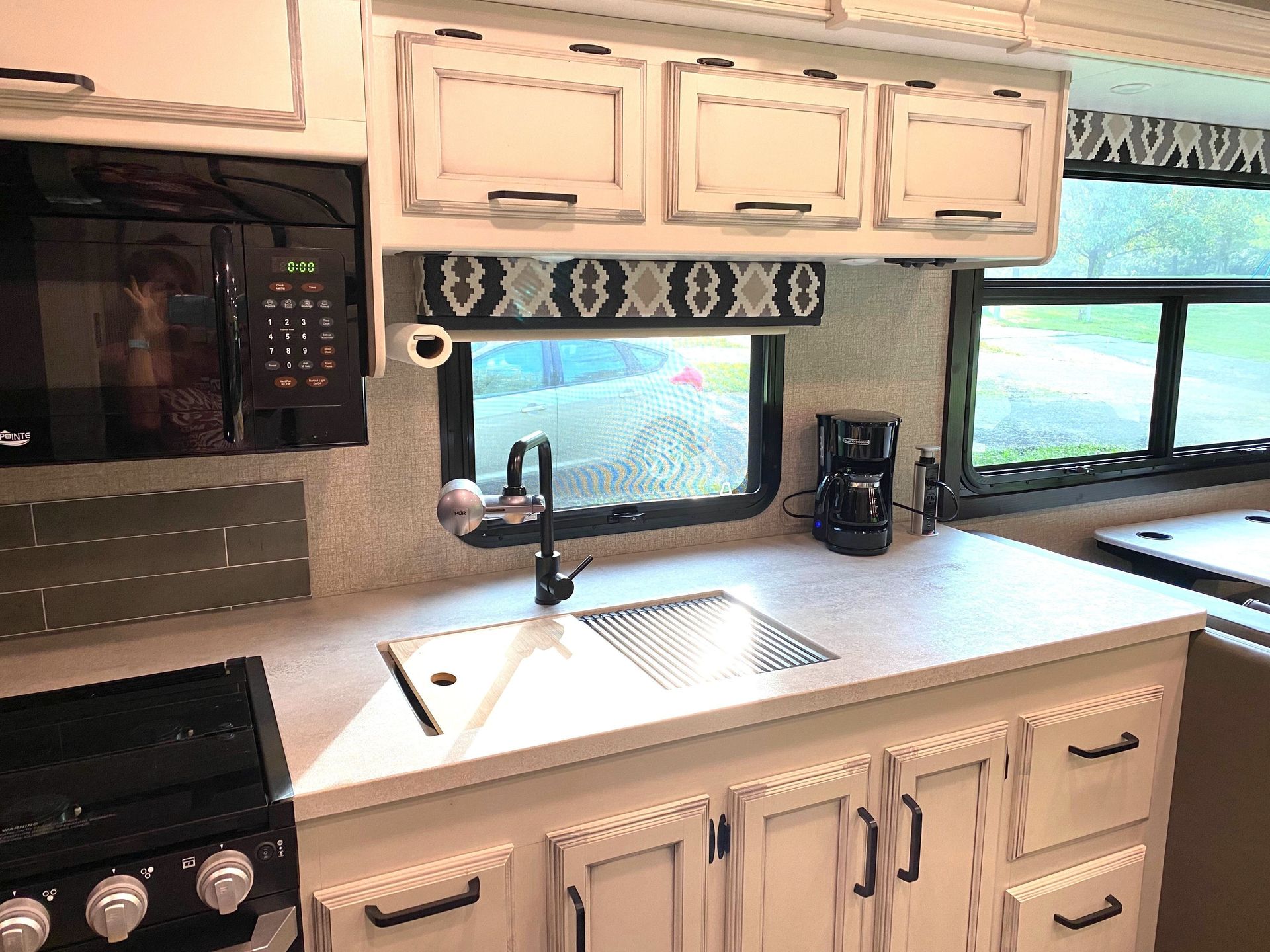 Photo 4 - 2021 Jayco Class C Motorhome rental photo 6