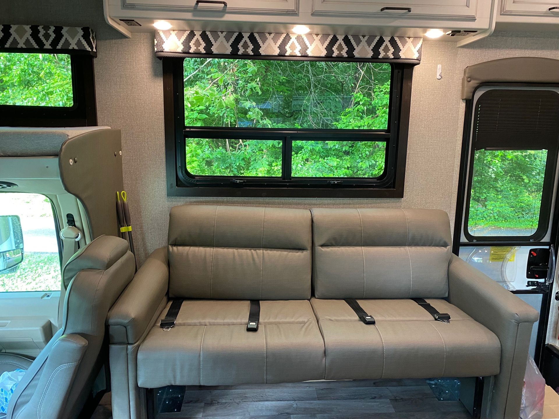 Photo 8 - 2021 Jayco Class C Motorhome rental photo 10