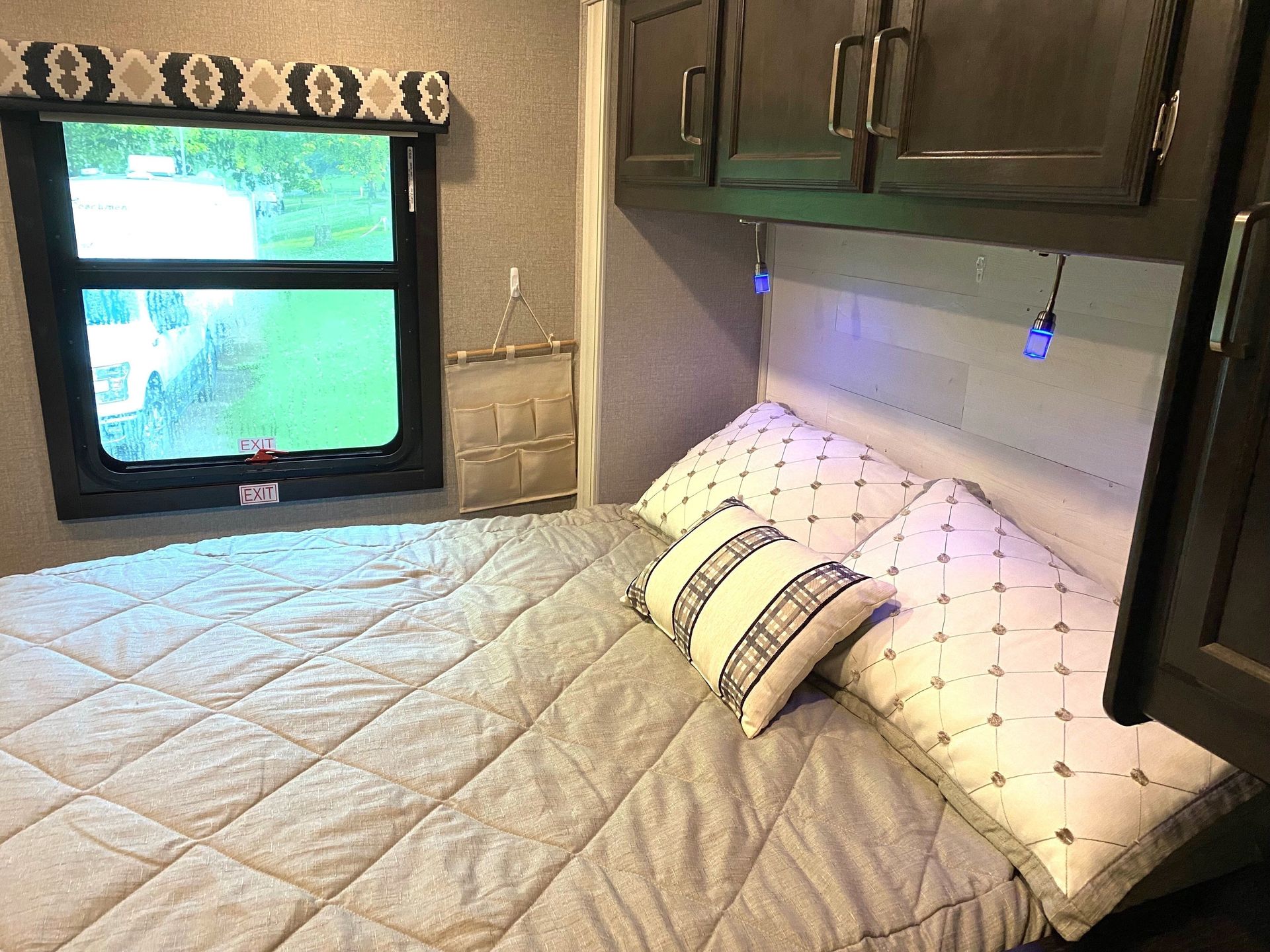 Photo 14 - 2021 Jayco Class C Motorhome rental photo 16