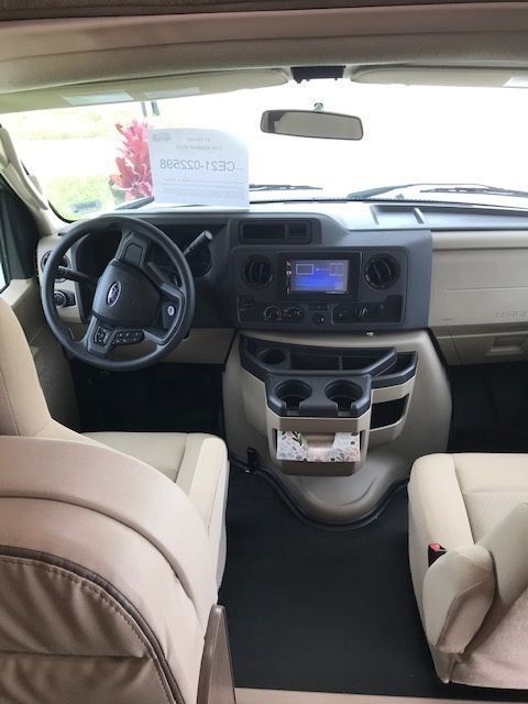 Photo 19 - 2021 Thor Class C Motorhome rental photo 21