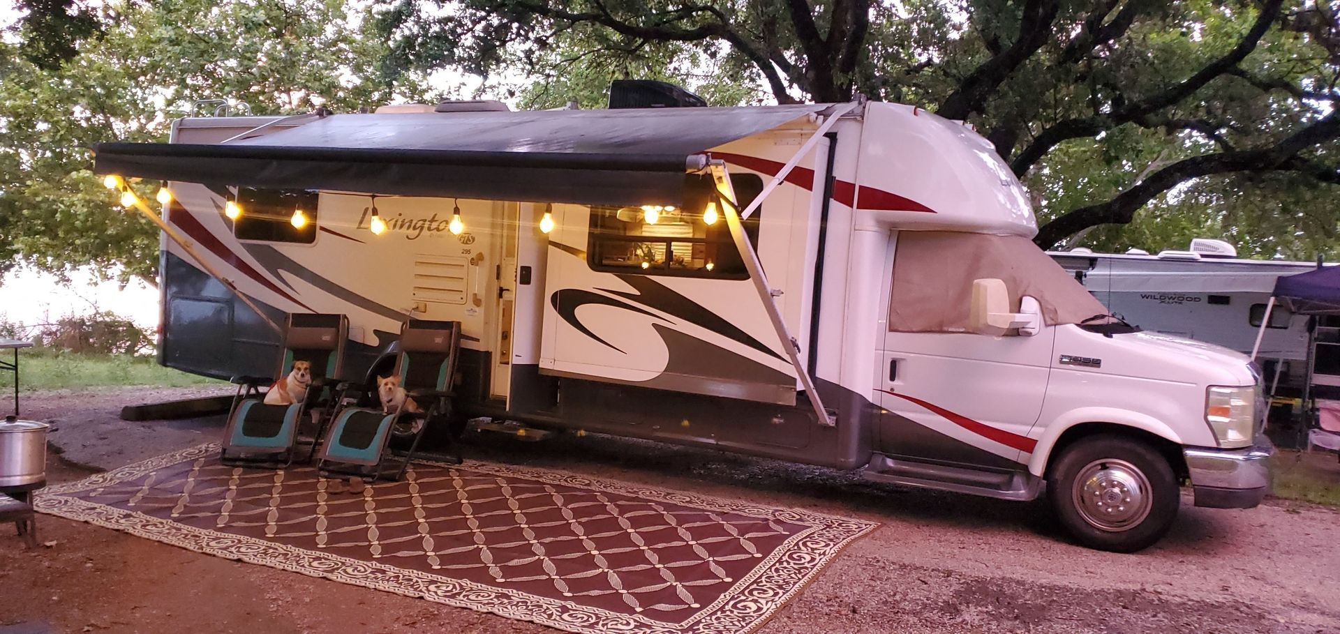 Photo 4 - 2010 Forest River Class C Motorhome rental photo 6