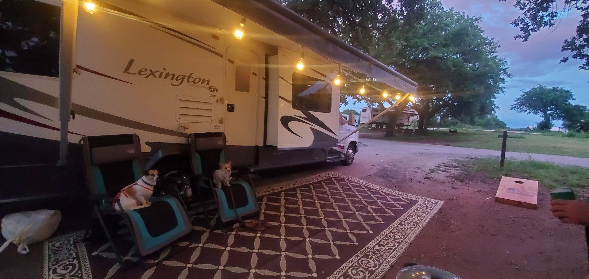 Photo 5 - 2010 Forest River Class C Motorhome rental photo 7