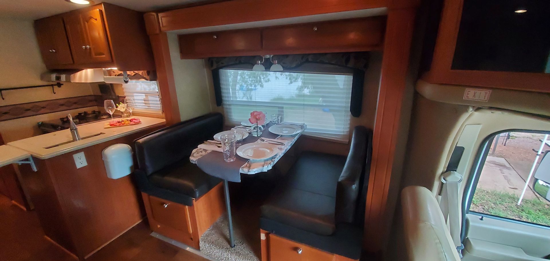 Photo 10 - 2010 Forest River Class C Motorhome rental photo 12