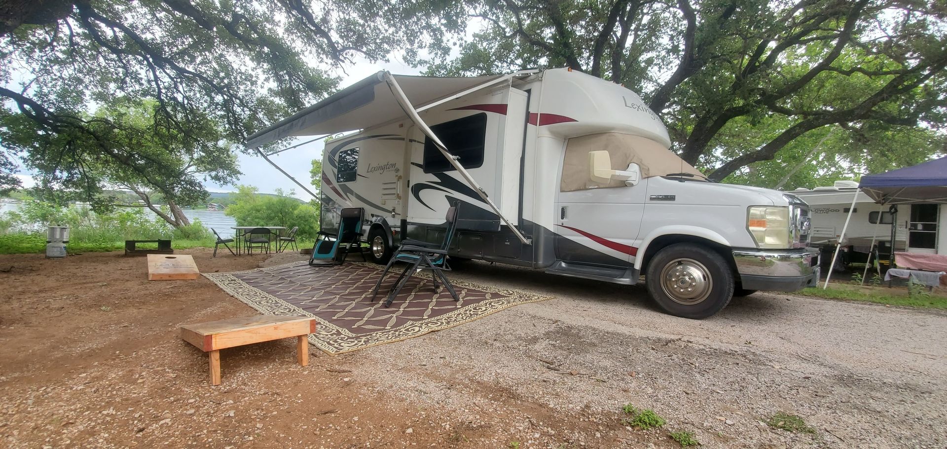 Photo 15 - 2010 Forest River Class C Motorhome rental photo 17