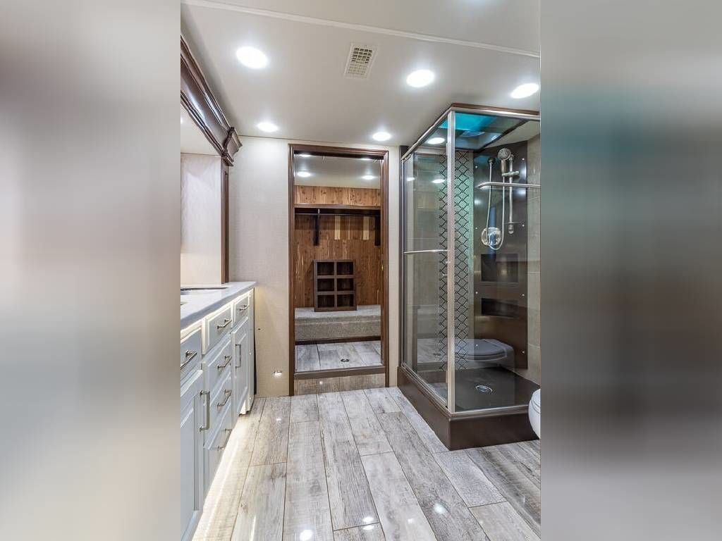 Photo 13 - 2019 Entegra Coach Class A Motorhome rental photo 20