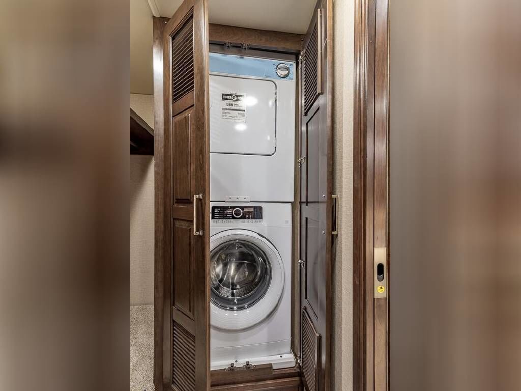 Photo 15 - 2019 Entegra Coach Class A Motorhome rental photo 22