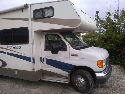 2005 Coachmen Freelander 3100 Class C Motorhome for rent in Chicago, IL