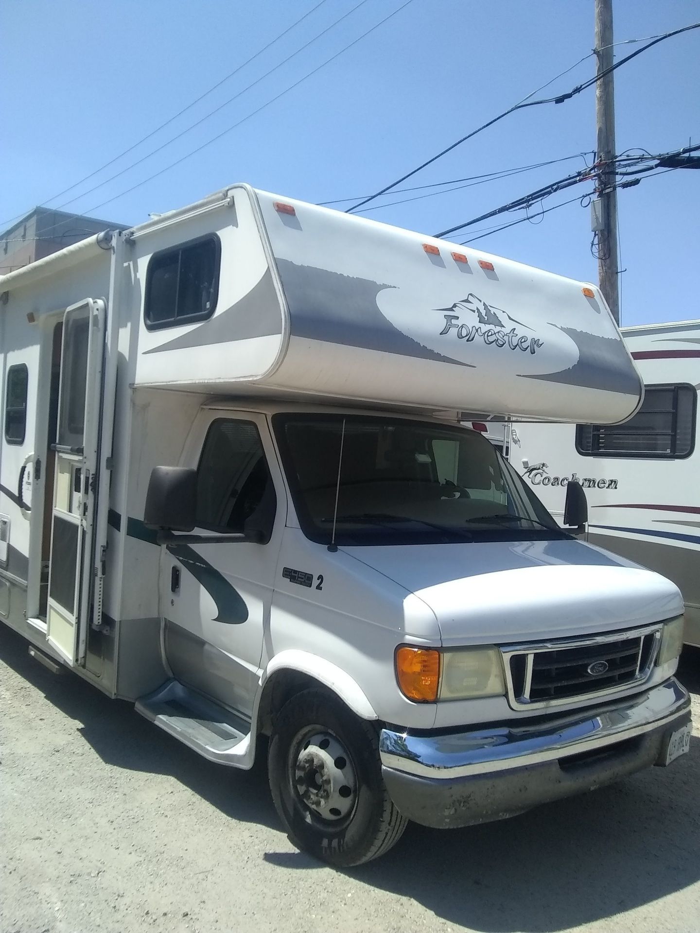 Photo 0 - 2005 Forest River Class C Motorhome rental photo 2