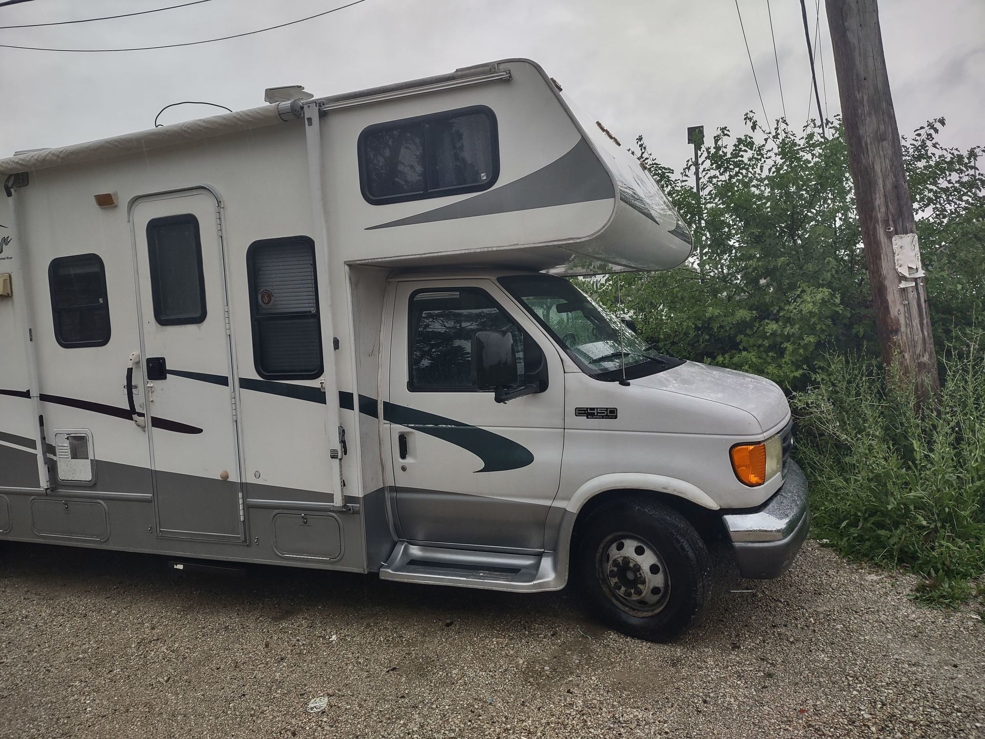 Photo 1 - 2005 Forest River Class C Motorhome rental photo 3