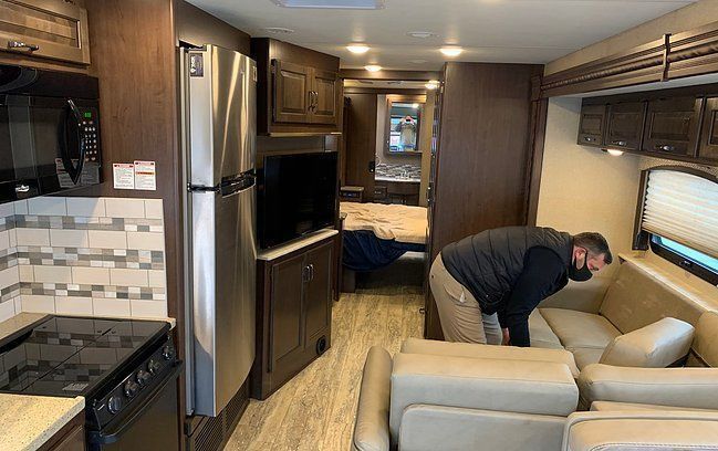 Photo 7 - 2018 Thor Motor Coach Class A Motorhome rental photo 9