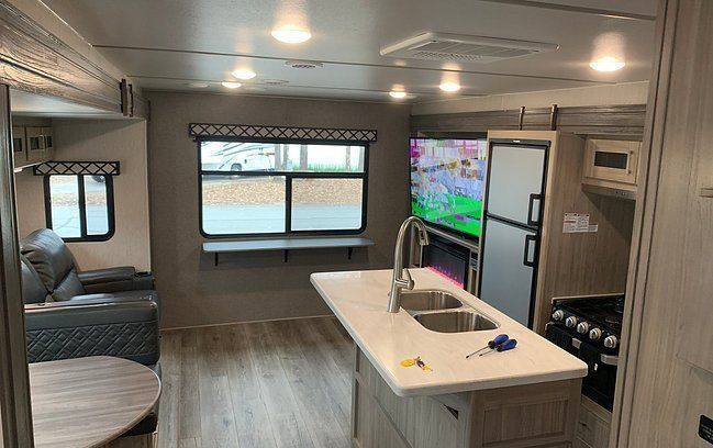 Photo 4 - 2020 Coachmen Travel Trailer rental photo 6