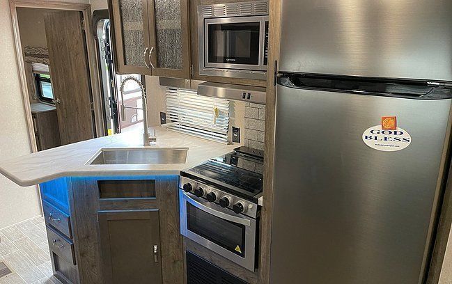Photo 4 - 2020 Palomino Travel Trailer rental photo 6