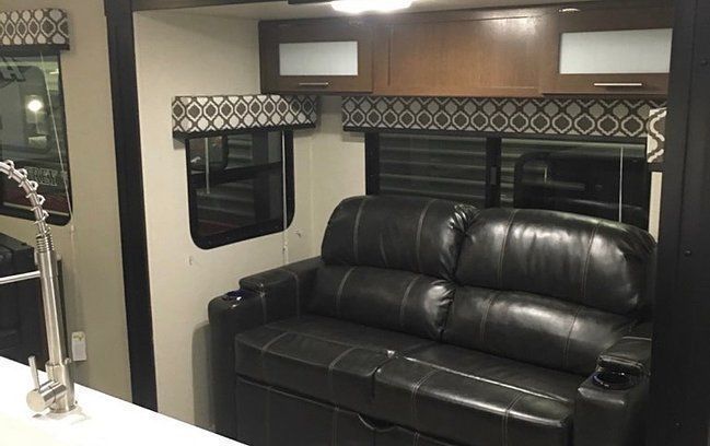 Photo 4 - 2020 Prime Time Travel Trailer rental photo 6