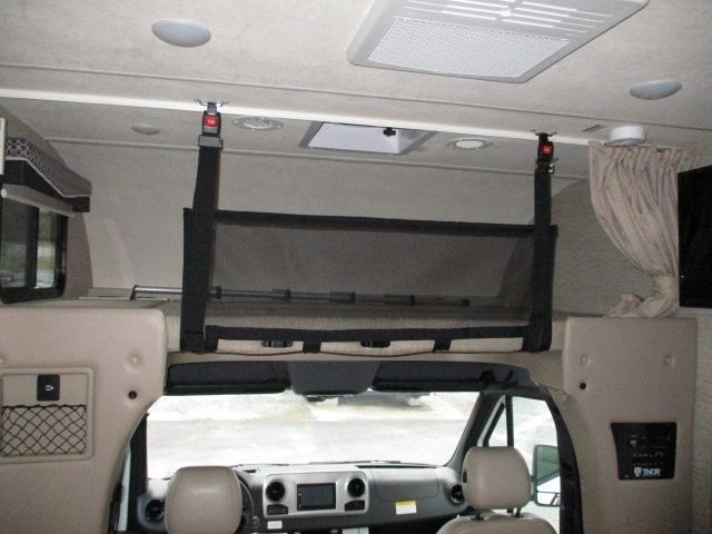Photo 3 - 2021 Four Winds Class C Motorhome rental photo 5