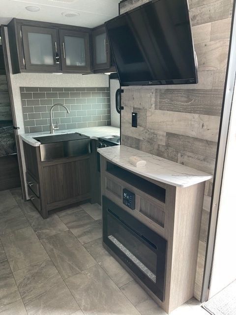 Photo 5 - 2021 Dutchmen Travel Trailer rental photo 7
