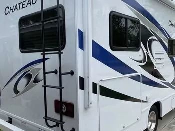 Photo 3 - 2021 Thor Class C Motorhome rental photo 19