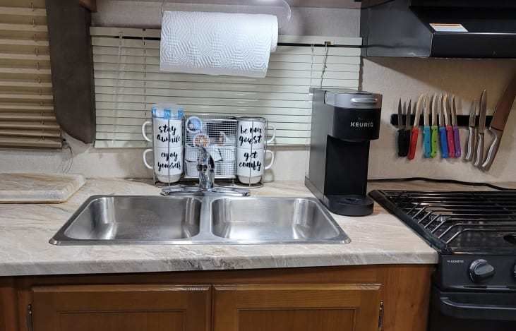 Photo 13 - 2019 Ford Class C Motorhome rental photo 15