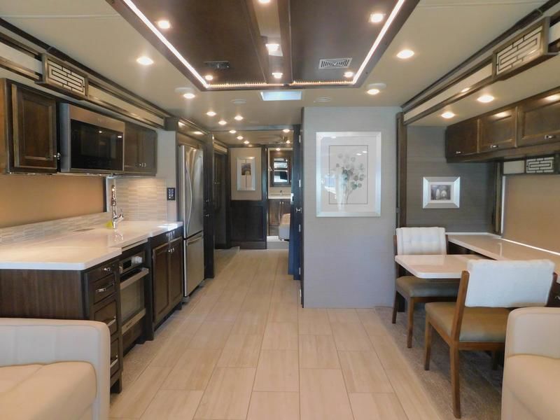 Photo 2 - 2020 Thor Motor Coach Class A Motorhome rental photo 16