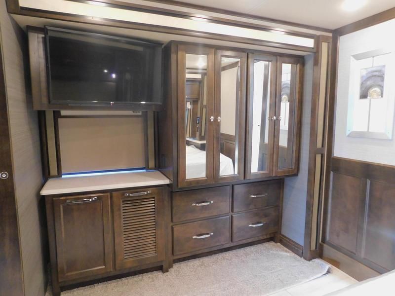 Photo 3 - 2020 Thor Motor Coach Class A Motorhome rental photo 18