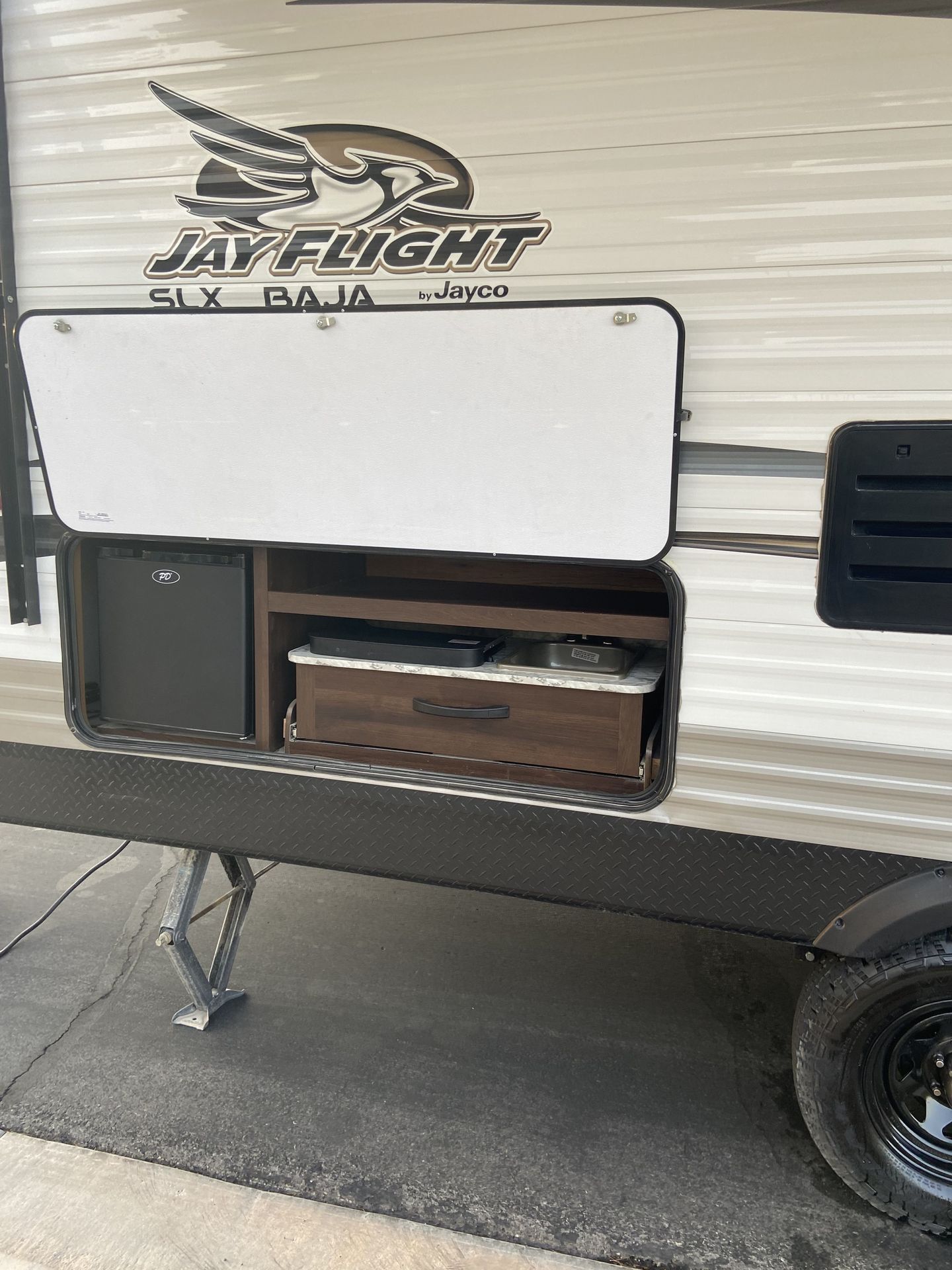 Photo 10 - 2018 Jayco Travel Trailer rental photo 12