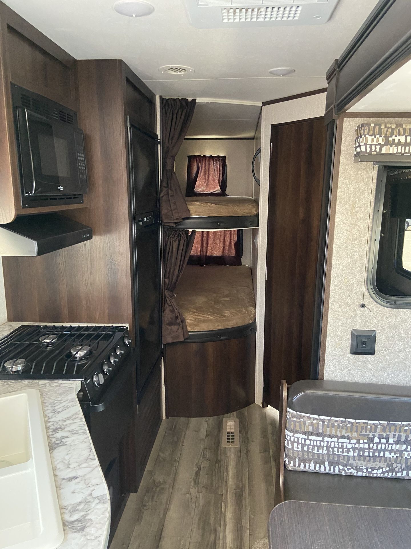 Photo 14 - 2018 Jayco Travel Trailer rental photo 16