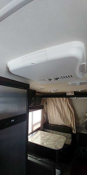 Photo 10 - 2016 Dutchmen Travel Trailer rental photo 10