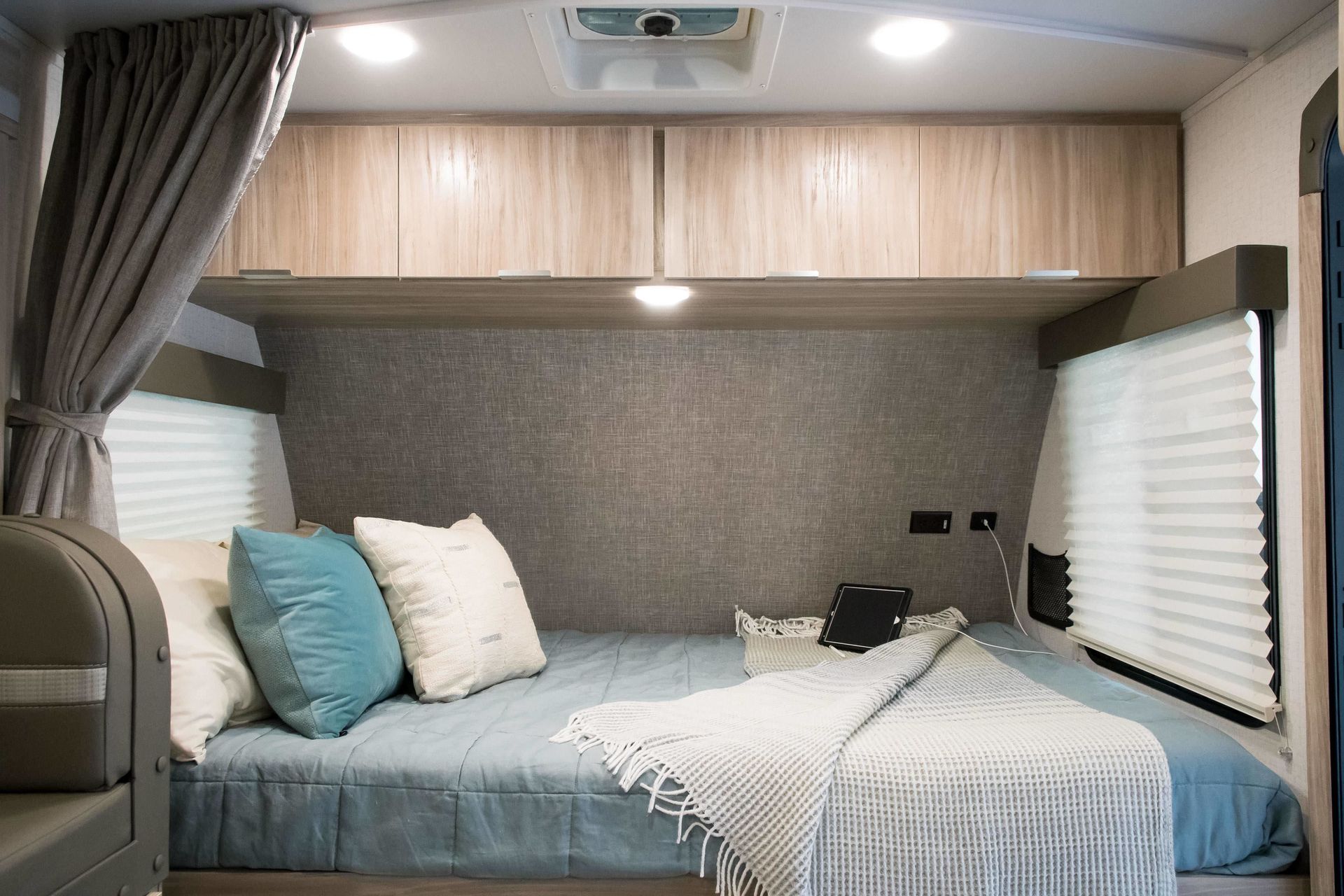 Photo 11 - 2021 Winnebago Micro Minnie Travel Trailer rental photo 13