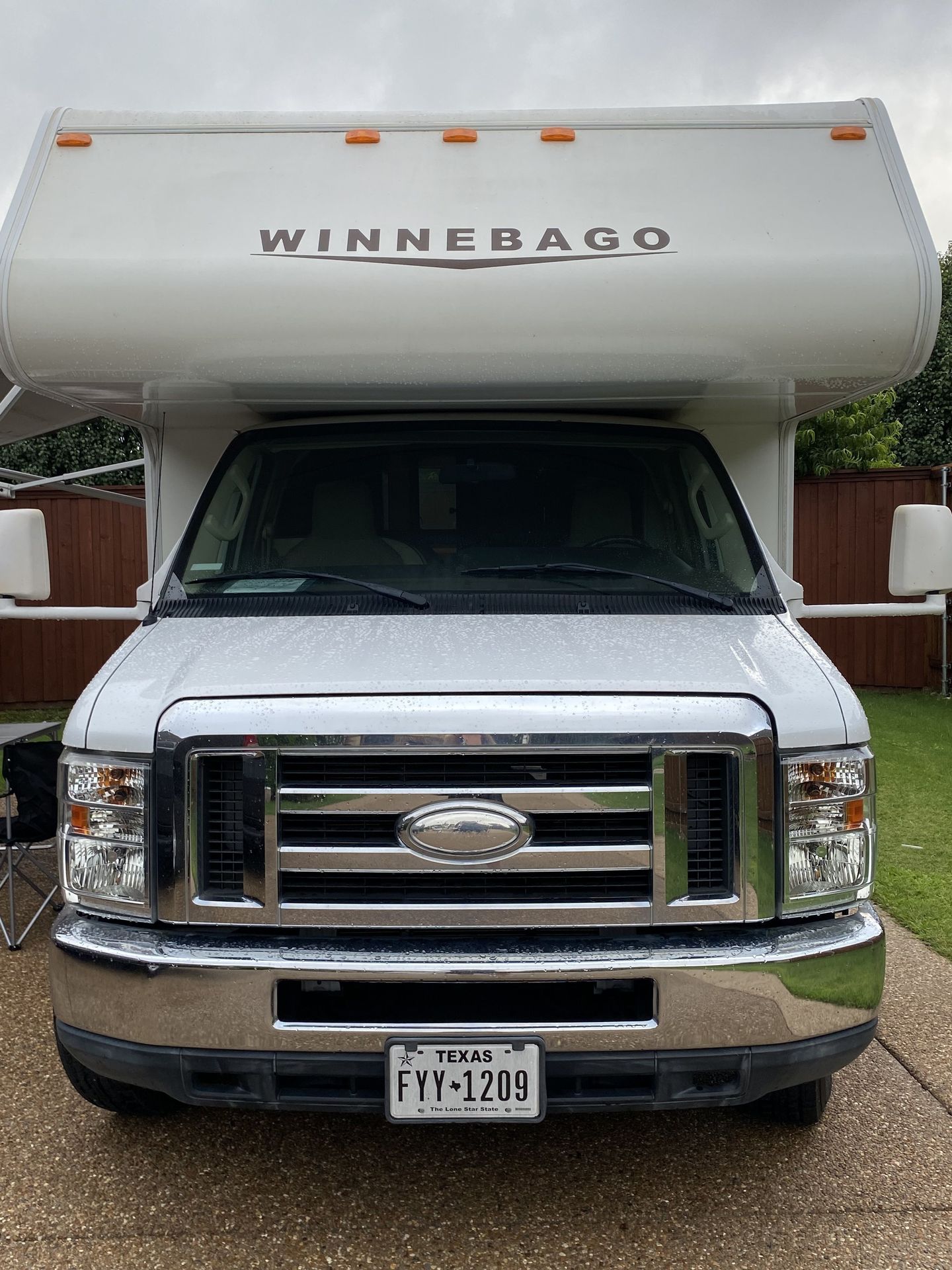 Photo 10 - 2015 Winnebago Class C Motorhome rental photo 12