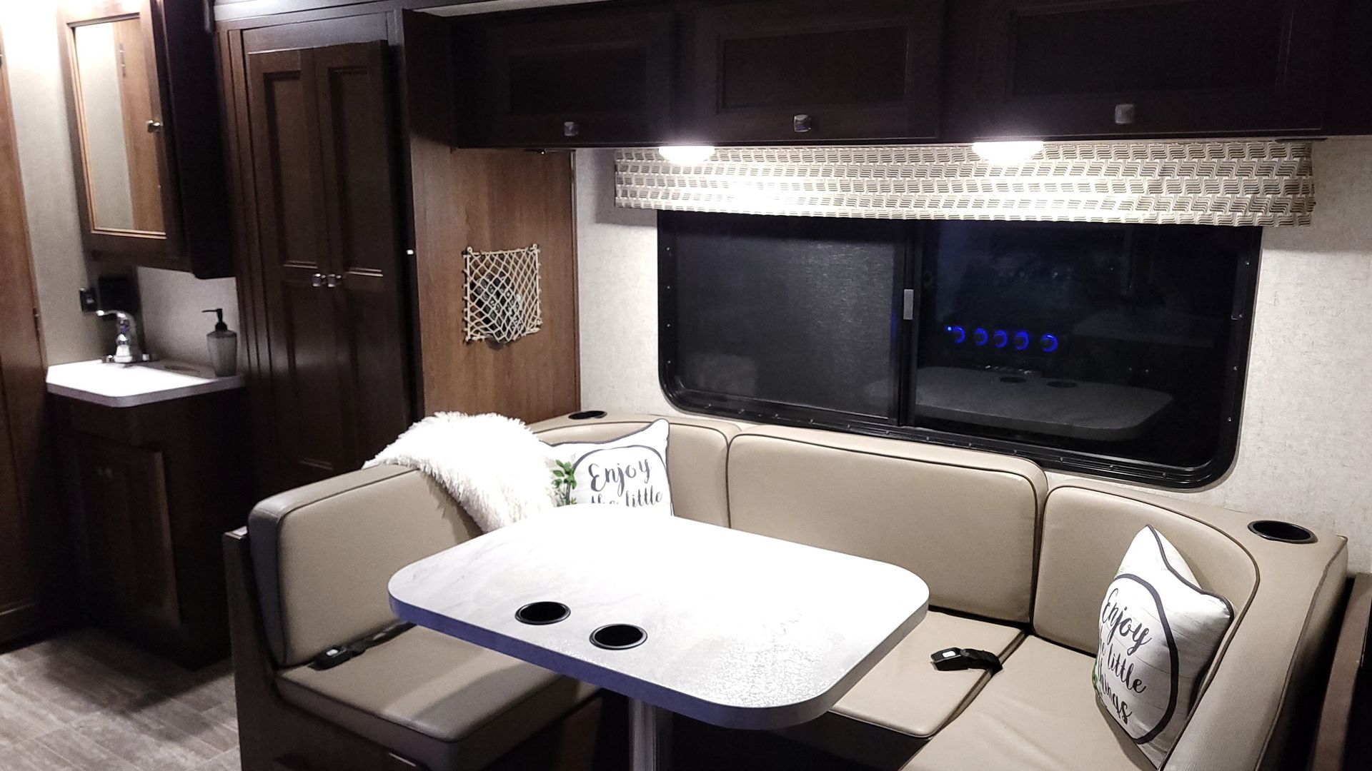 Photo 13 - 2019 Forest River Class C Motorhome rental photo 15