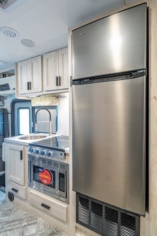 Photo 17 - 2021 Forest River Class C Motorhome rental photo 19