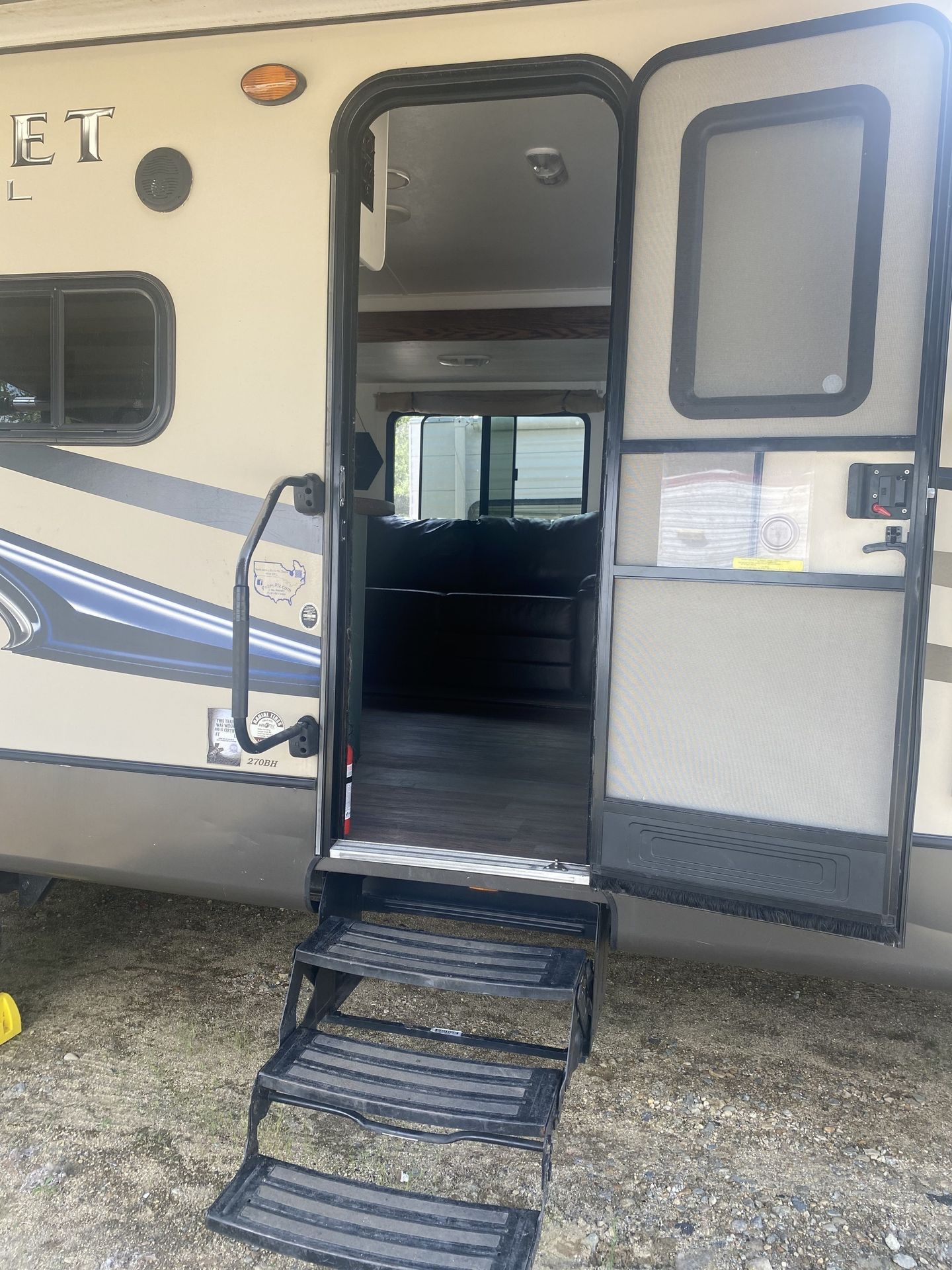Photo 11 - 2014 Crossroads Rv Travel Trailer rental photo 13