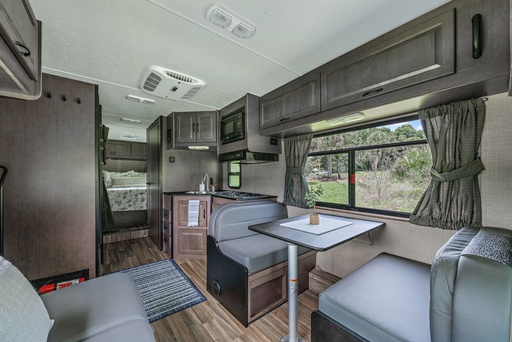 2020 Tiffin Wayfarer 28TM Class C Motorhome for rent in Jupiter, FL