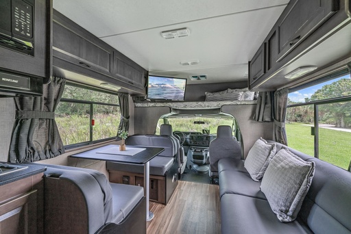 2020 Tiffin Wayfarer 28TM Class C Motorhome for rent in Jupiter, FL