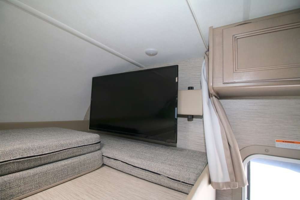 Photo 14 - 2022 Thor Class C Motorhome rental photo 16