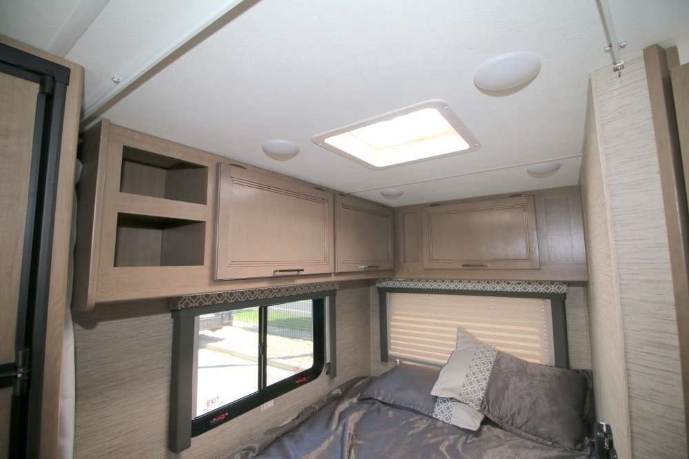 Photo 15 - 2022 Thor Class C Motorhome rental photo 17