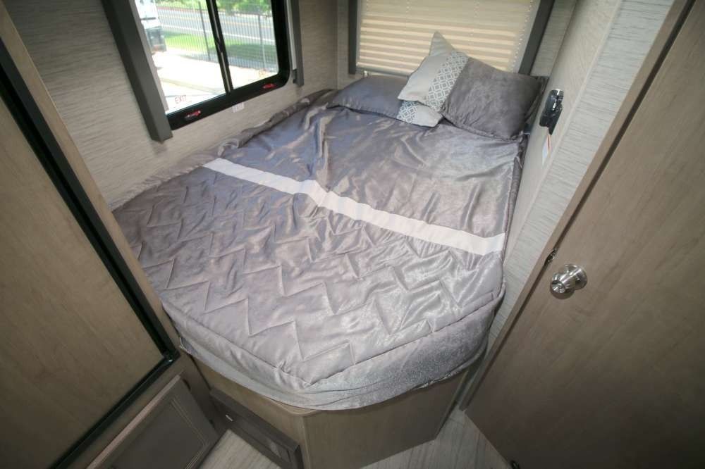 Photo 20 - 2022 Thor Class C Motorhome rental photo 22